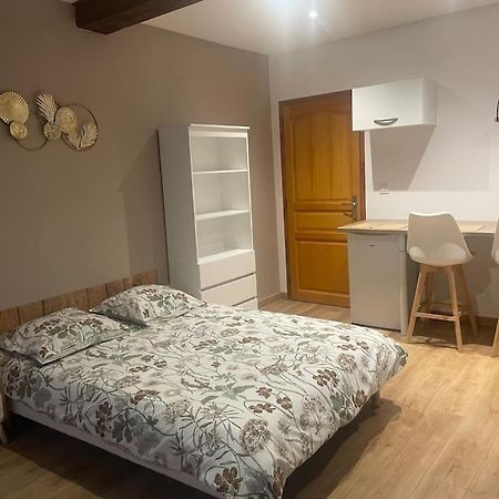 Ferienwohnung La Nuit Etoilee Rocroi Exterior foto