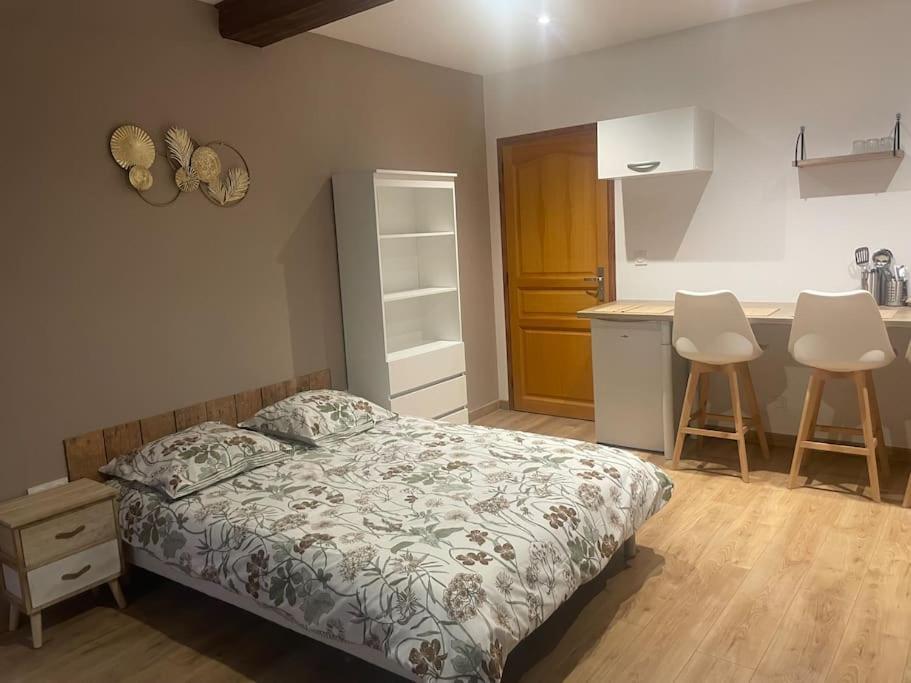 Ferienwohnung La Nuit Etoilee Rocroi Exterior foto
